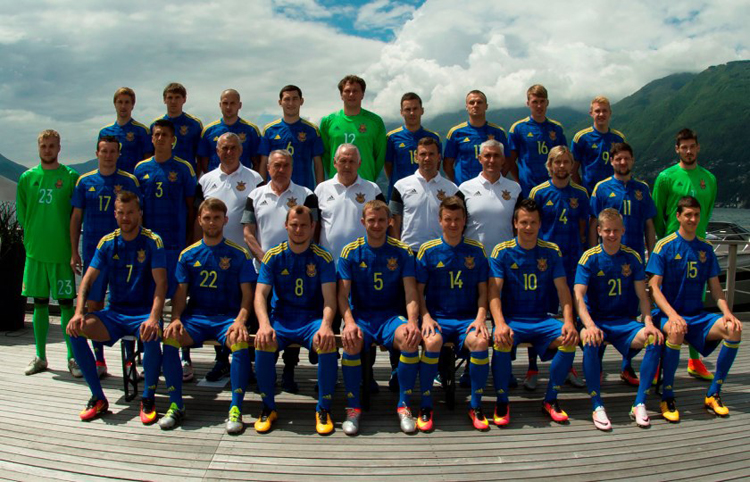 Як виглядає командне фото збірної України на Євро-2016 - фото 1