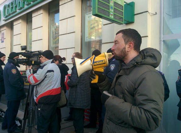 У Харкові пройшла акція протесту з вимогою бойкотувати російський бізнес - фото 1