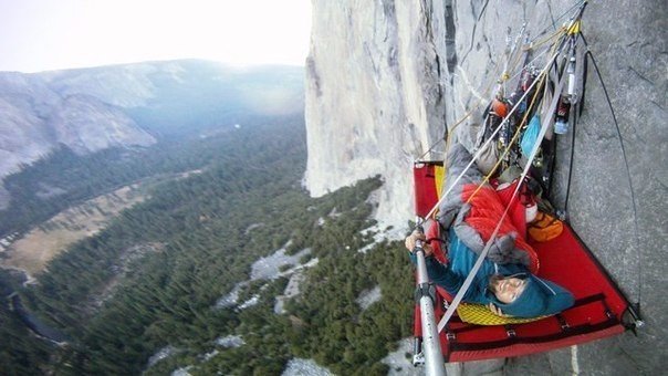 Як безстрашно відпочивають альпіністи - фото 2