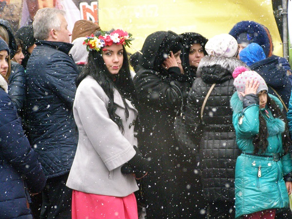 У Дніпропетровську Новруз святкували з вогнищем посеред площі Героїв Майдану - фото 3
