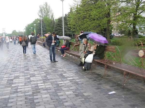 1 травня у Дніпропетровську: дощ, кальяни та річковий трамвай (ФОТО) - фото 11
