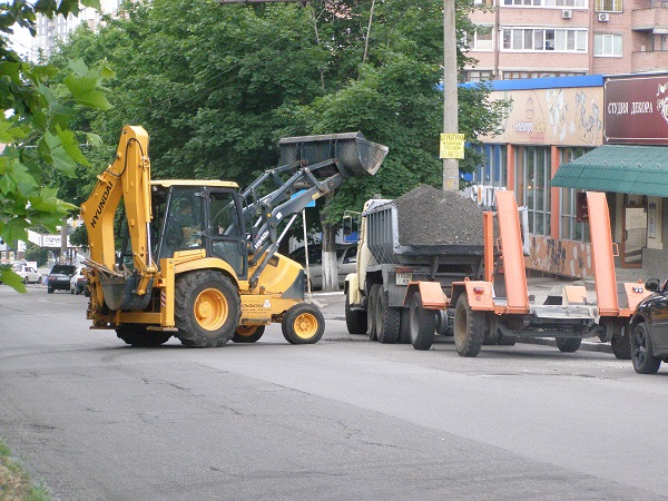 У Дніпропетровську дорожники перекривали шлях маршруткам (ФОТО) - фото 1