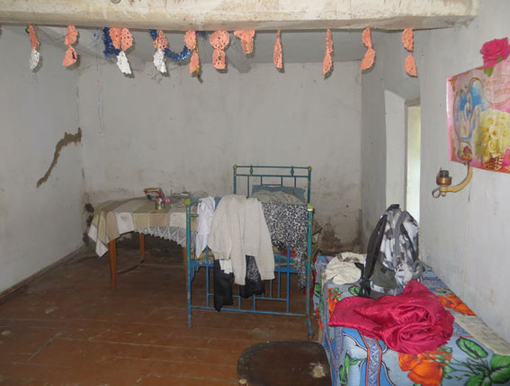 На Полтавщина мати тримала 8-місячну дитину в хаті без води, газу та світла - фото 2