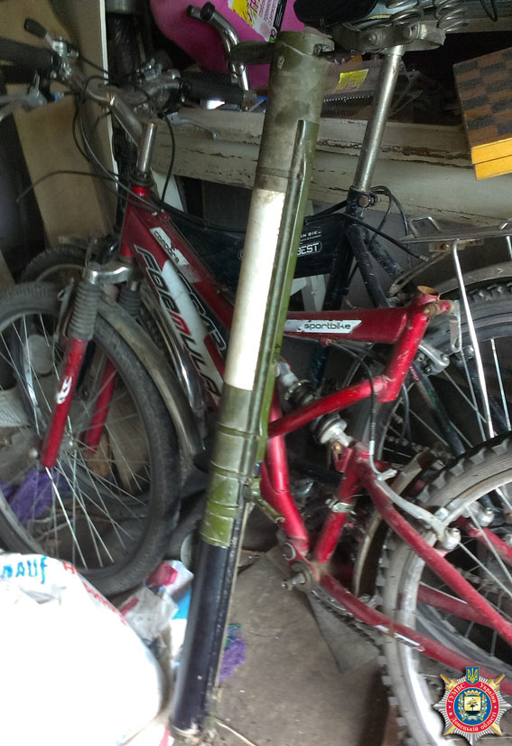 Житель Сіверська ховав в гаражі серед велосипедів реактивну протитанкову гранату (ФОТОФАКТ) - фото 2