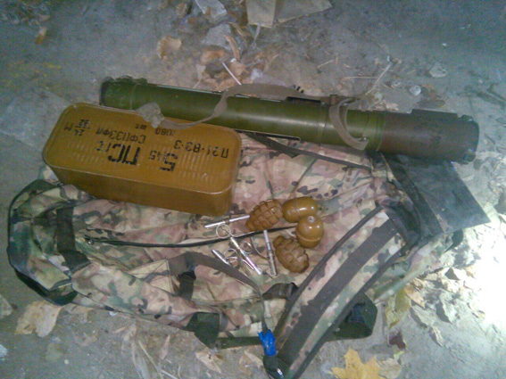 У військовому містечку в Харкові знайшли сумку з гранатометом - фото 1