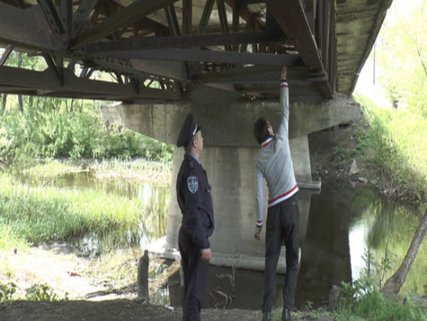 На Сумщині молодий наркоман розбирав міст заради дози (ФОТОФАКТ) - фото 3