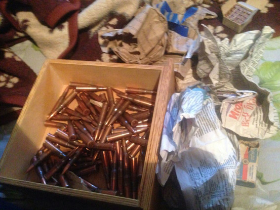 Гранатомет, тротилові шашки, снайперські набої та наркотики: у миколаївця вилучили арсенал зброї - фото 2