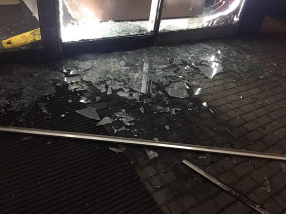 У Харкові внаслідок підриву магазин "Рошен" зазнав незначних пошкоджень - фото 3