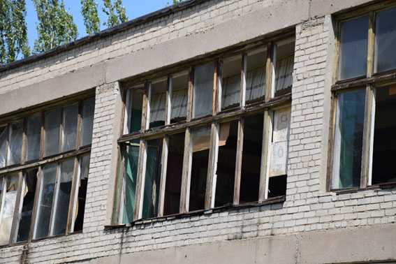 На Донеччині через бойові дії досі не працює 13 шкіл (ФОТО) - фото 2