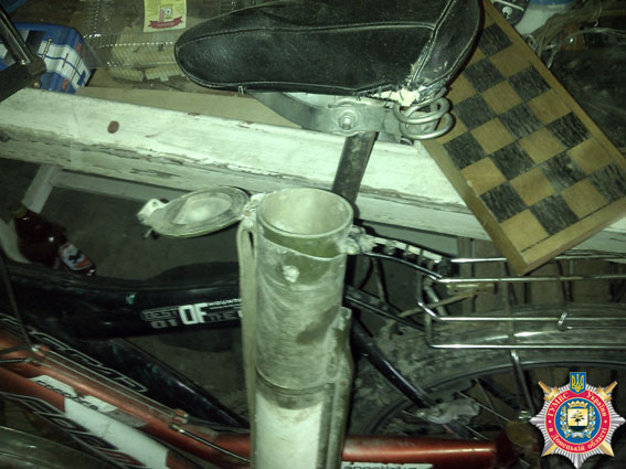 Житель Сіверська ховав в гаражі серед велосипедів реактивну протитанкову гранату (ФОТОФАКТ) - фото 1
