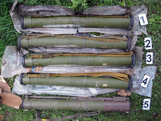 Харківські копи знайшли в лісі п’ять гранатометів - фото 2