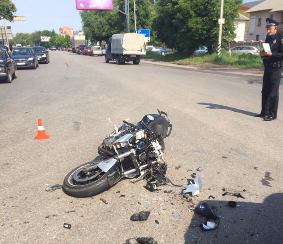 У Полтаві водій ВАЗа збив мотоцикліста - фото 3