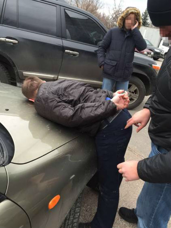 Невтішна тенденція: на Київщині на хабарі "погоріли" двоє копів - фото 1