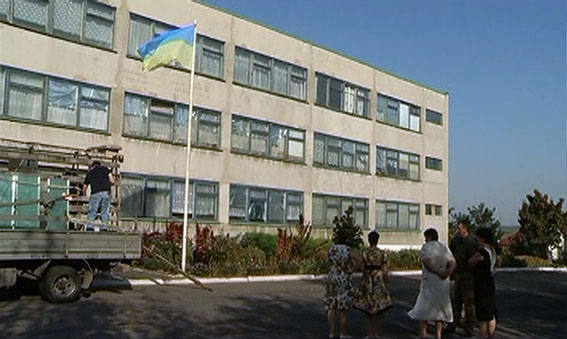 На Донеччині через бойові дії досі не працює 13 шкіл (ФОТО) - фото 4