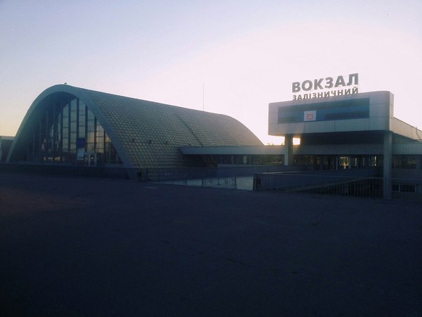 Як виглядає залізничний вокзал у Луганську: місце неповернення (ФОТО) - фото 1