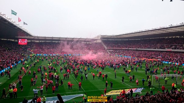 Як фанати "Мідлсбро" ледь не рознесли стадіон, святкуючи вихід в АПЛ - фото 2