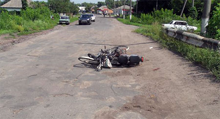 На Сумщині мопед збив малого велосипедиста (ФОТОФАКТ) - фото 1