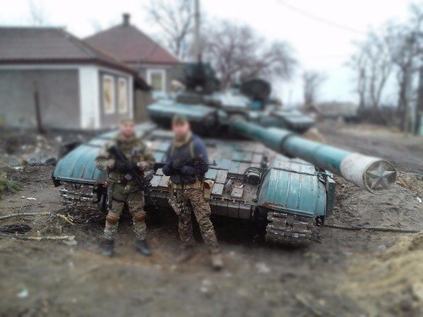 Як ультрас воюють за Україну на Донбасі (ФОТО) - фото 6