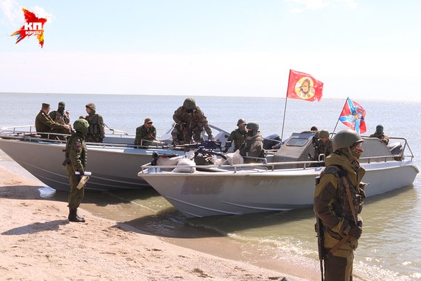 Бойовики "ДНР" похизувалися "москітною флотілією" в Азовському морі (ФОТО) - фото 2