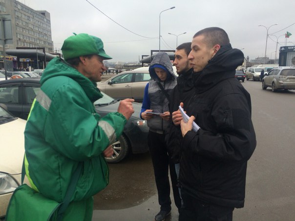 У Харкові "Азов" взявся за нелегальних паркувальників  - фото 2