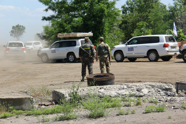 Спостерігачі ОБСЄ визнали, що на підкотрольній Україні території безпечніше (ФОТО) - фото 2