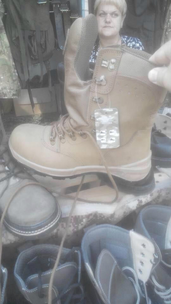 На ринках почали продавати черевики, що призначалися бійцям АТО (ФОТОФАКТ) - фото 1
