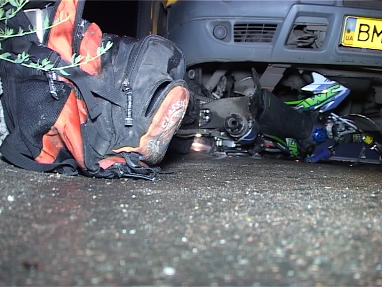 У Сумах загинув водій мотоцикла, потрапивши під колеса маршрутного таксі - фото 3