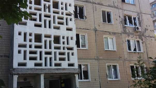 Нічний обстріл в окупованому Донецьку: пошкоджено газогін та багатоповерхівки (ФОТО) - фото 1