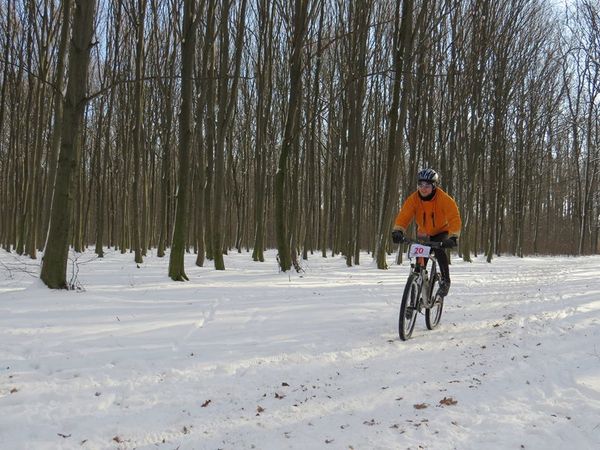 Вінничани влаштували зимову велогонку  - фото 1