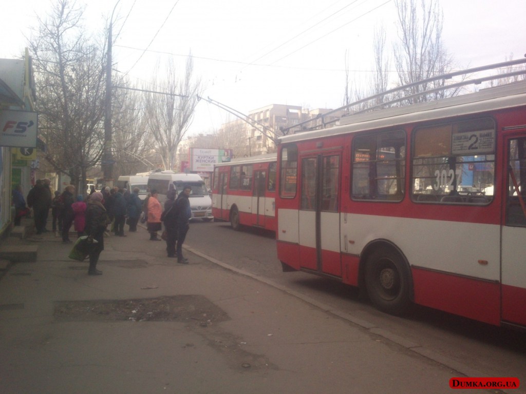 У центрі Миколаєва не розминулися тролейбус і маршрутка