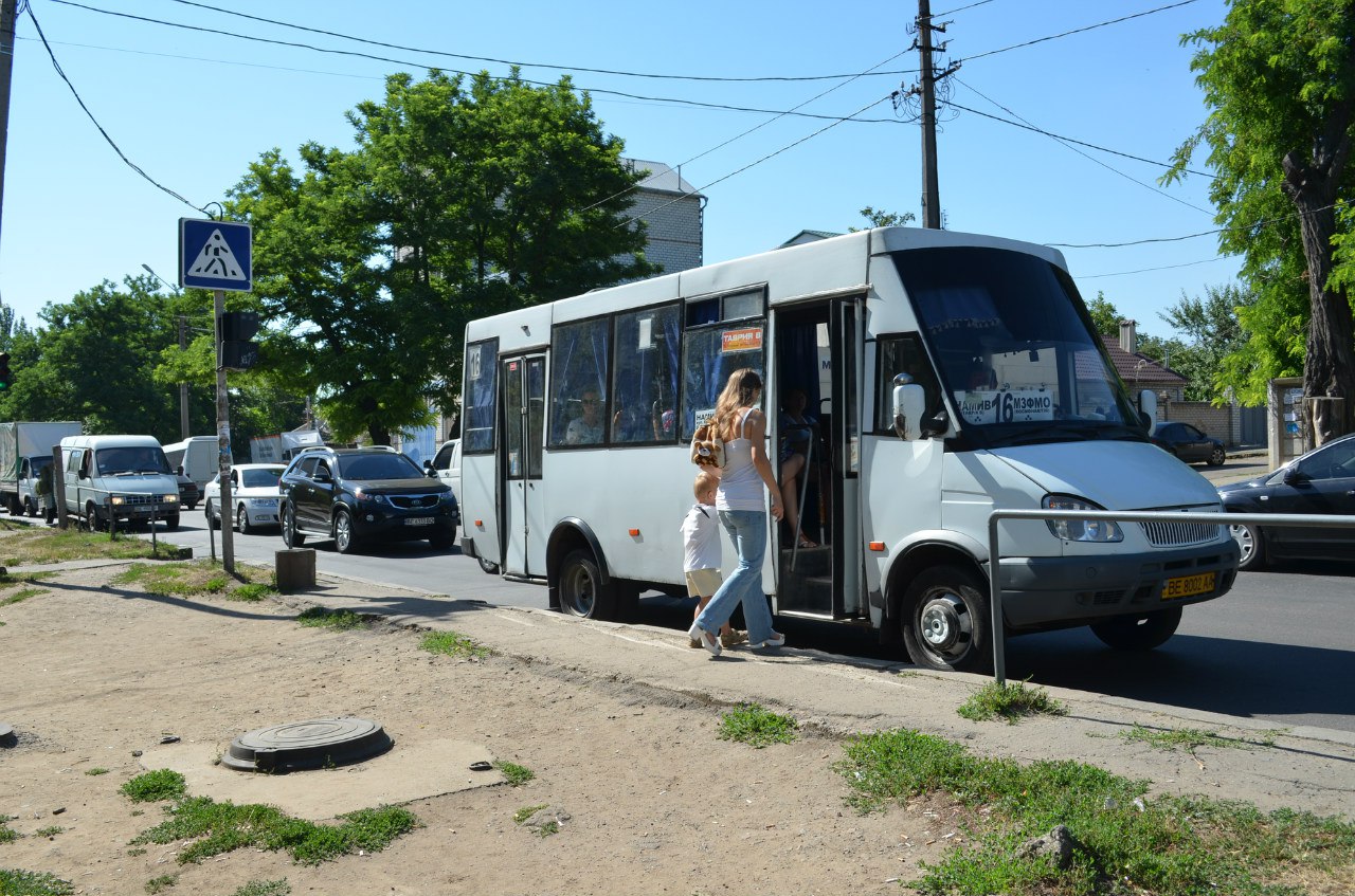У Миколаєві з'являться цивілізовані зупинки на Херсонському шосе 