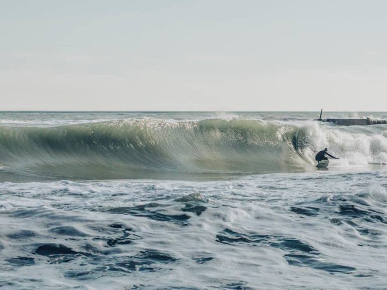 Одеські серфінгісти не бояться шторму - фото 1