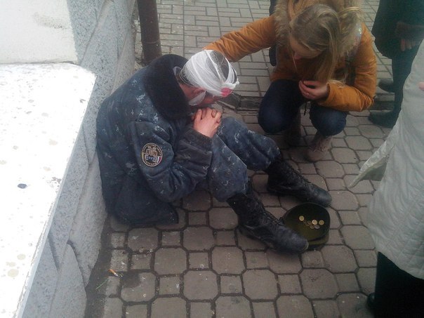 У Ростові жебракує та просить милостиню закривавлений бойовик "ДНР" (ФОТО) - фото 1