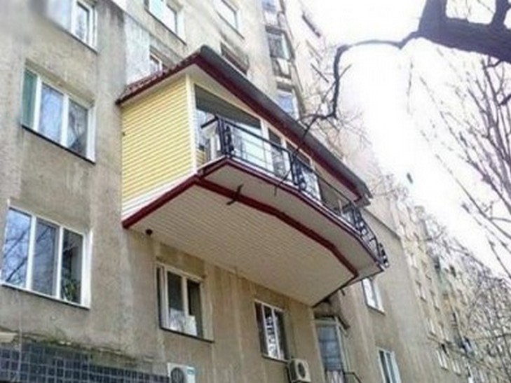 В Одесі сім'я побудувала балкон на балконі - фото 1