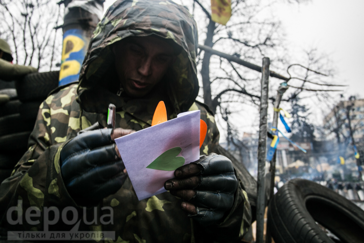 День Святого Валентина на Євромайдані: Пікет ГПУ і пригоди Амура - фото 13