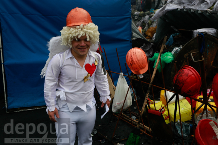 День Святого Валентина на Євромайдані: Пікет ГПУ і пригоди Амура - фото 17