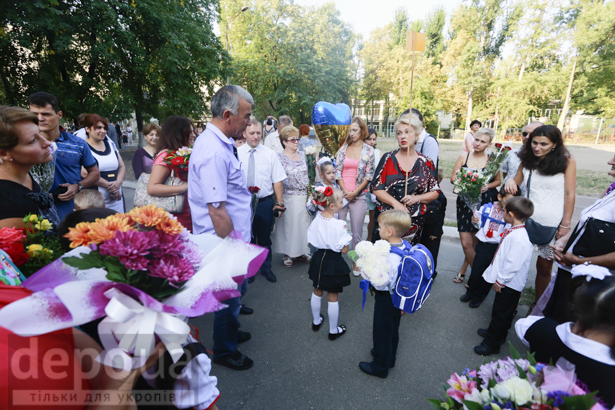 Як святкують День знань у випадковій київській школі (ФОТОРЕПОРТАЖ) - фото 8