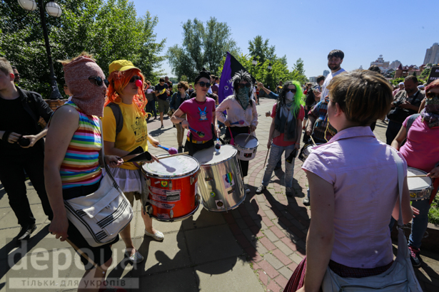 Як у Києві намагались провести гей-парад (ФОТОРЕПОРТАЖ) - фото 5