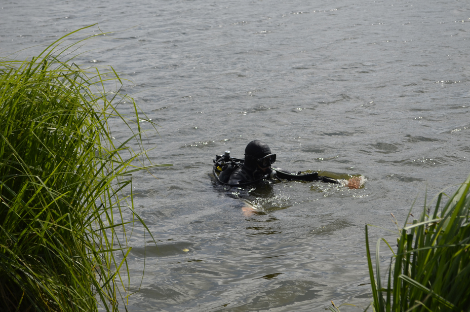 В озері Шостки шукали діжки з отрутою (ФОТОФАКТ) - фото 2