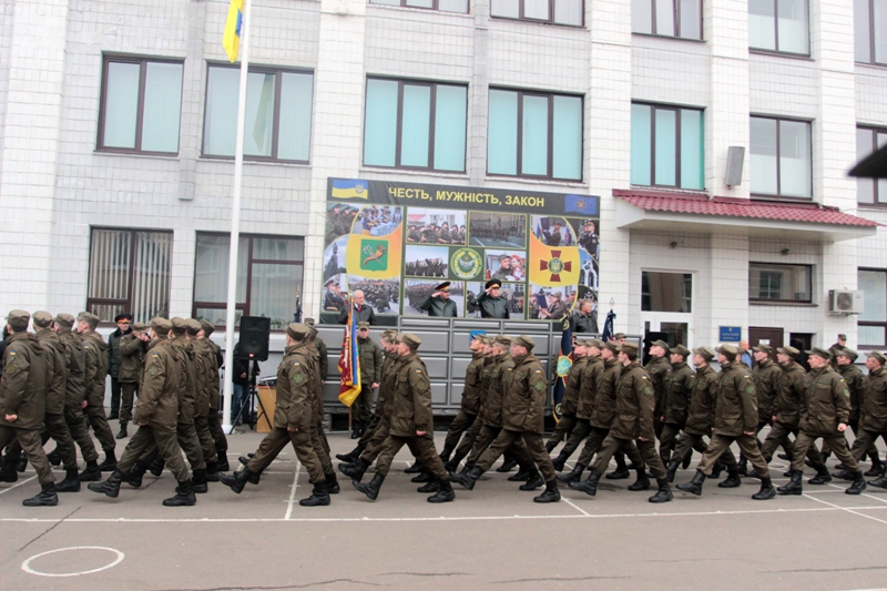 У Харкові випустили 200 лейтенантів Нацгвардії  - фото 4