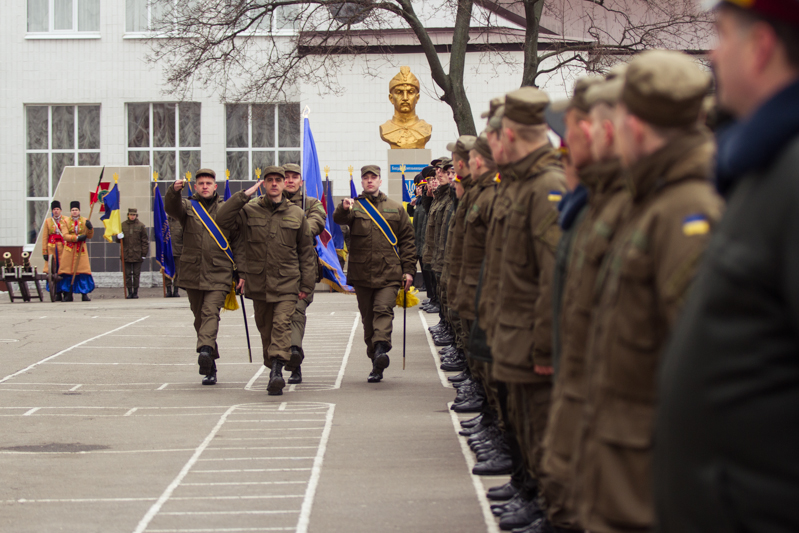 У Харкові випустили 200 лейтенантів Нацгвардії  - фото 1