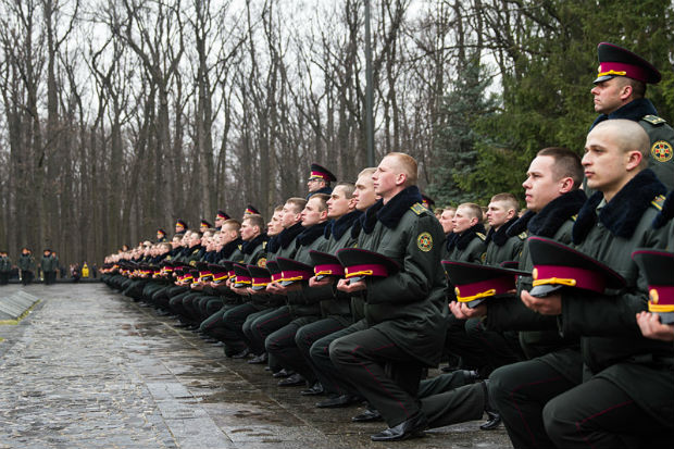 У Харкові курсанти Академії Нацгвардії присягнули Україні на Меморіалі слави - фото 3