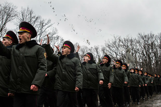 У Харкові курсанти Академії Нацгвардії присягнули Україні на Меморіалі слави - фото 7