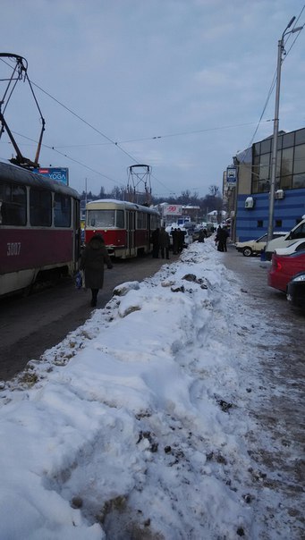 У Харкові "герой парковки" створив затор з трамваїв  - фото 1