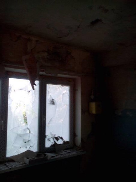 Красногорівка у вогні: зруйновані будинки і двоє поранених  - фото 3