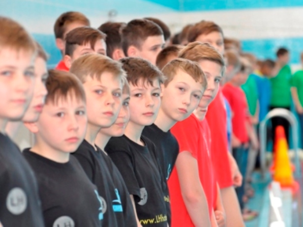 Чемпіонат України з водного поло вперше проходить в Ужгороді (ФОТОФАКТ) - фото 1