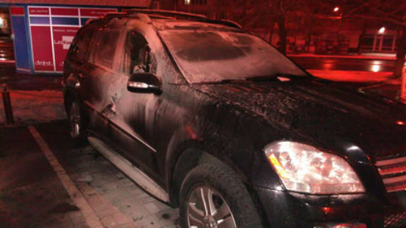 У Києві невідомі продовжують підпалювати автомобілі - фото 1