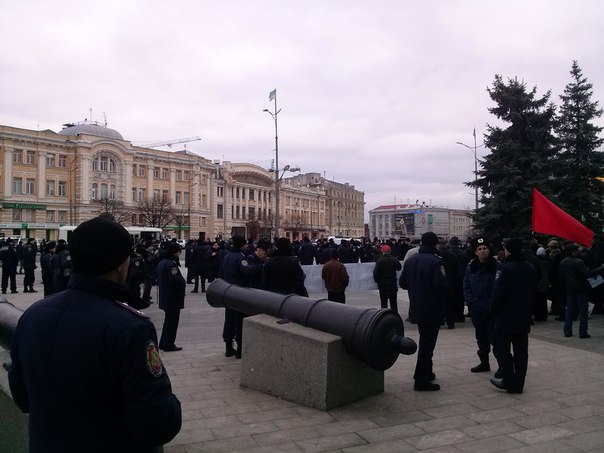У Харкові мітинг "ностальгії за СРСР" охороняють близько 200 правоохоронців  - фото 6