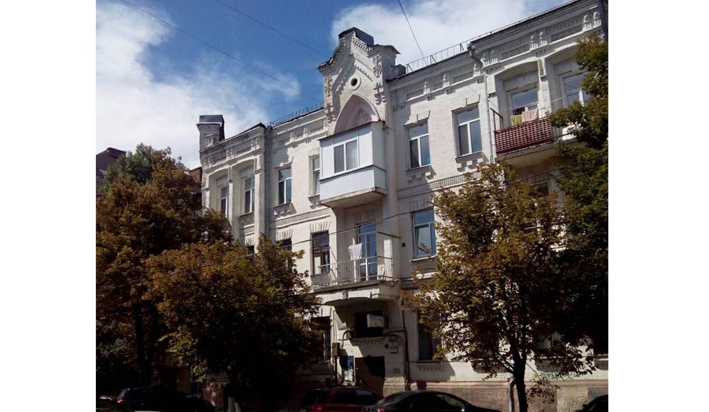 ТОП-20 балконів, володарі яких плювали на оточуючих - фото 9 ТОП-20 балконів, володарі яких плювали на оточуючих - фото 9