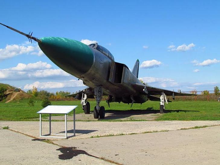 Як у Полтаві різали на брухт авіаційні бомбардувальники та чому їх продали Росії - фото 3